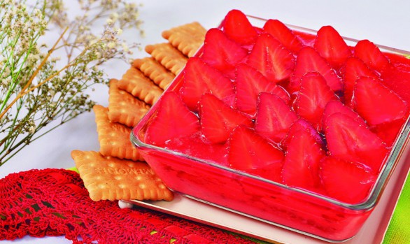 حلو الجبن بالفراولة